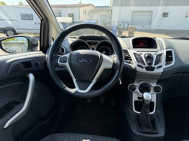 Ford Fiesta 1.25 Titanium Tüv + KD Neu *Garantie* 