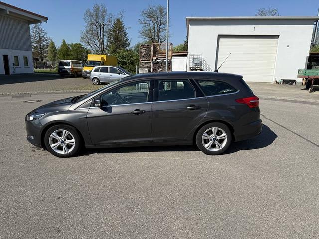 Ford Focus 1.0 EcoBoost Tüv+KD Neu *Garantie* 