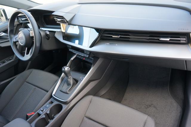Audi A3 Sportback 30 TFSI 1.0 81kW (110PS) LED PDC SHZ 