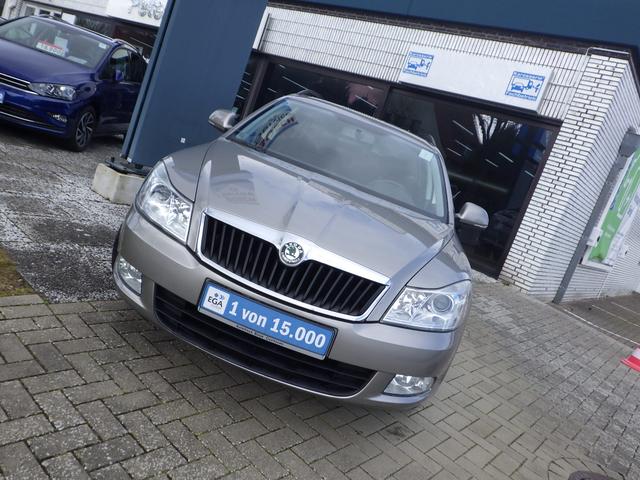 Skoda Octavia Combi - Ambiente 1,6 Ltr. - 75 kW/ TÜV/ Insp./ Ganzjahresreifen neu!!