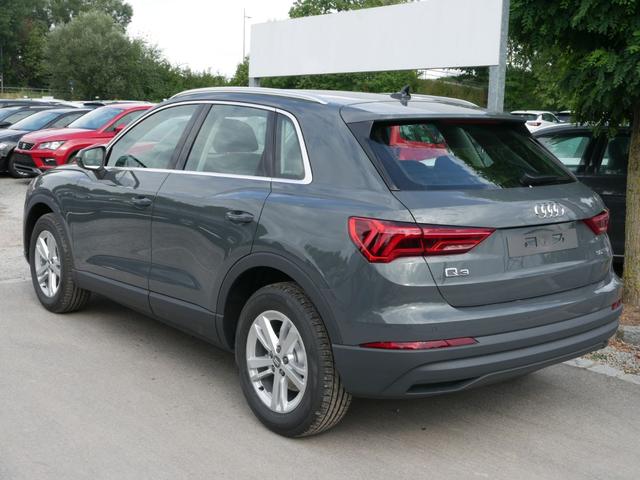Audi Q3 35 TFSI CoD * MMI NAVI PLUS LED PDC SHZG VIRTUAL COCKPIT TEMPOMAT 17 ZOLL 