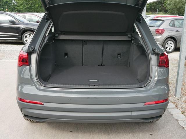 Audi Q3 35 TFSI CoD * MMI NAVI PLUS LED PDC SHZG VIRTUAL COCKPIT TEMPOMAT 17 ZOLL 
