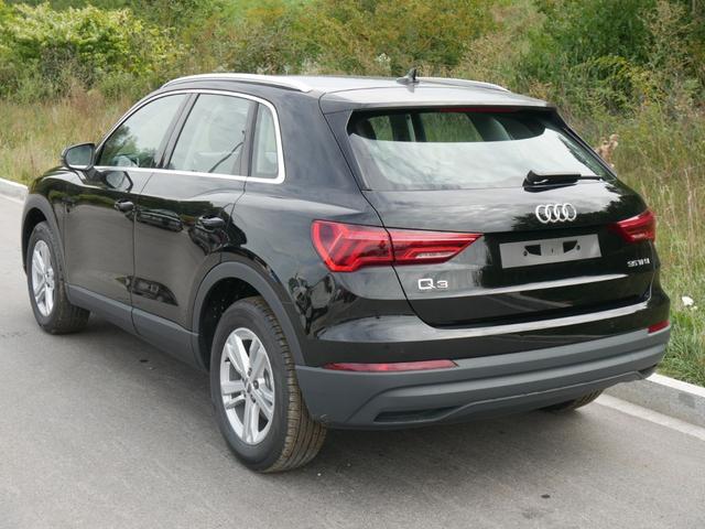 Audi Q3 35 TFSI CoD * MMI NAVI PLUS LED PDC SHZG VIRTUAL COCKPIT TEMPOMAT 17 ZOLL 