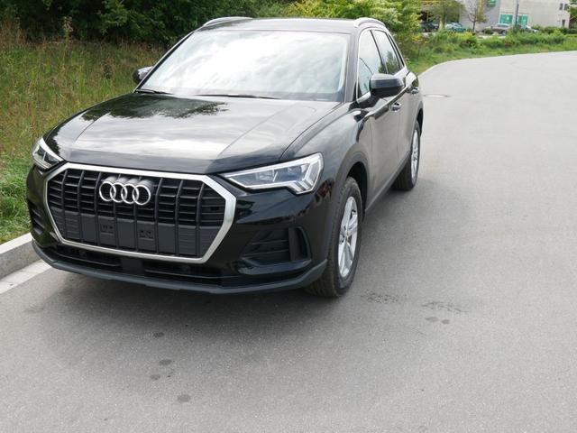 Audi Q3 35 TFSI CoD * MMI NAVI PLUS LED PDC SHZG VIRTUAL COCKPIT TEMPOMAT 17 ZOLL 