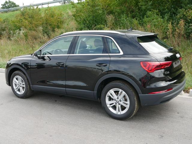 Audi Q3 35 TFSI CoD * MMI NAVI PLUS LED PDC SHZG VIRTUAL COCKPIT TEMPOMAT 17 ZOLL 