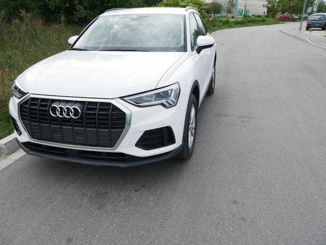 Audi Q3 35 TFSI CoD * MMI NAVI PLUS LED PDC SHZG VIRTUAL COCKPIT TEMPOMAT 17 ZOLL 
