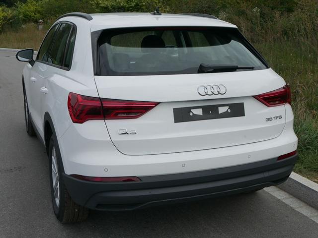 Audi Q3 35 TFSI CoD * MMI NAVI PLUS LED PDC SHZG VIRTUAL COCKPIT TEMPOMAT 17 ZOLL 