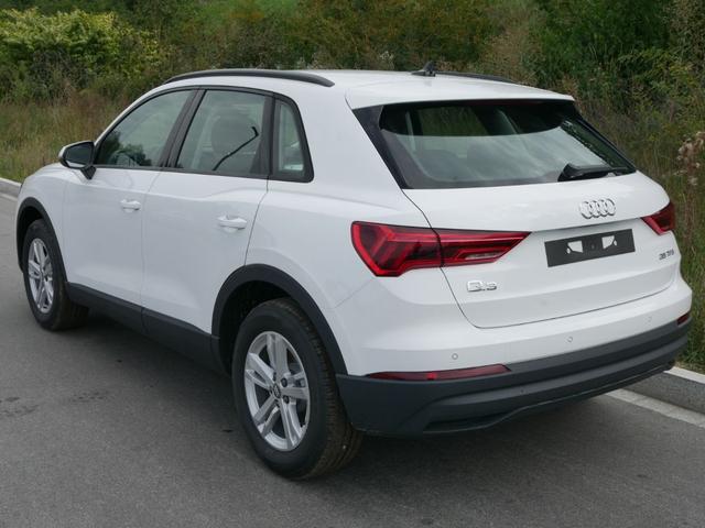 Audi Q3 35 TFSI CoD * MMI NAVI PLUS LED PDC SHZG VIRTUAL COCKPIT TEMPOMAT 17 ZOLL 