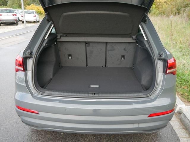 Audi Q3 35 TFSI CoD * LED PARKTRONIC SITZHEIZUNG VIRTUAL COCKPIT 17 ZOLL TEMPOMAT 