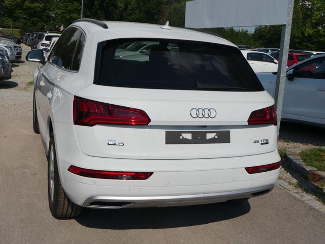 Audi Q5 45 TFSI * QUATTRO S-TRONIC SPORT LED NAVI MMI TOUCH KAMERA PDC SHZG 18 ZOLL 