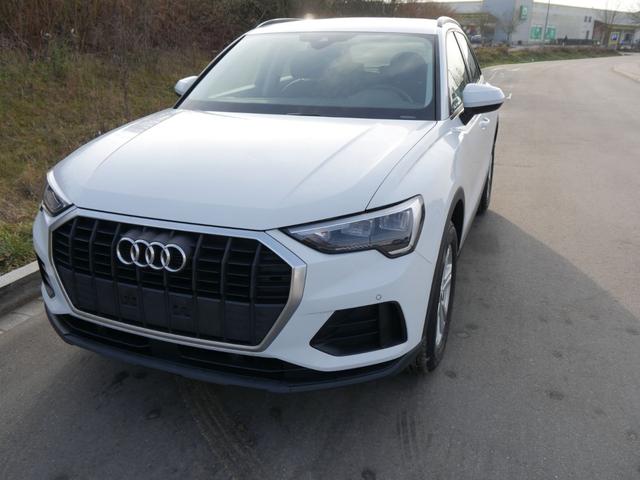 Audi Q3 35 TFSI CoD * LED PARKTRONIC SITZHEIZUNG VIRTUAL COCKPIT 17 ZOLL TEMPOMAT 