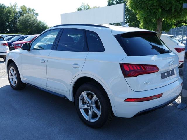 Audi Q5 40 TDI DPF * QUATTRO S-TRONIC LED NAVI MMI TOUCH KAMERA PDC SHZG 18 ZOLL 