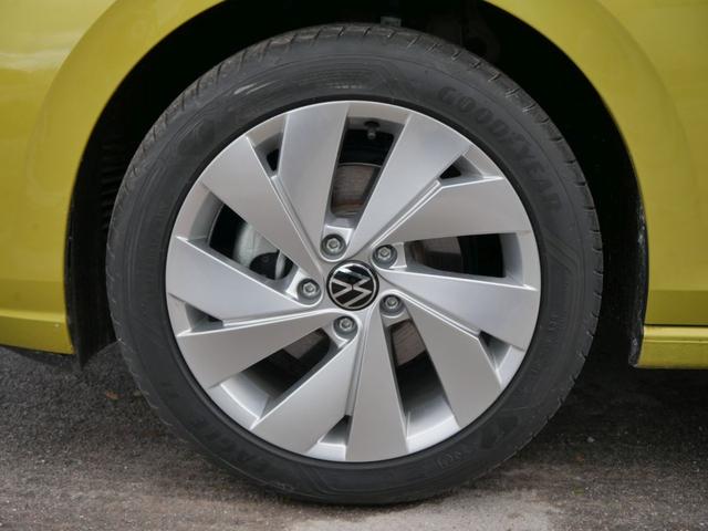 Volkswagen Golf VIII 1.5 TSI ACT STYLE * ACC WINTERPAKET IQ.LIGHT-LED-MATRIX NAVI PDC SHZG VORN & HINTEN 