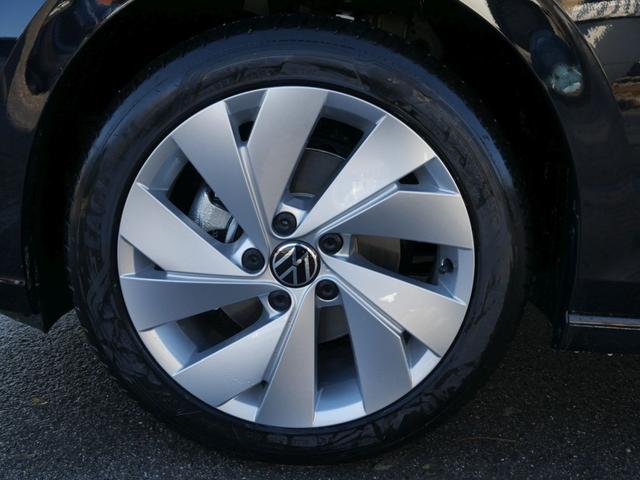 Volkswagen Golf VIII 1.5 eTSI ACT DSG STYLE * ACC WINTERPAKET LED NAVI KAMERA PDC LENKRADHEIZUNG 