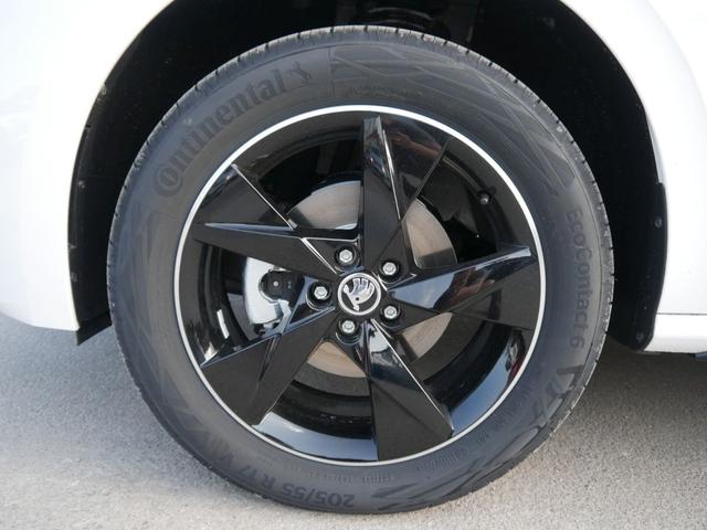 Skoda Kamiq 1.5 TSI ACT MONTE CARLO * ACC AHK PANORAMAGLASDACH LED NAVI KAMERA LENKRAD-& FRONTSCHEIBENHEIZUNG 