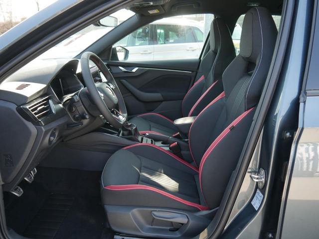 Skoda Kamiq 1.5 TSI ACT MONTE CARLO * ACC AHK PANORAMAGLASDACH LED NAVI KAMERA LENKRAD-& FRONTSCHEIBENHEIZUNG 