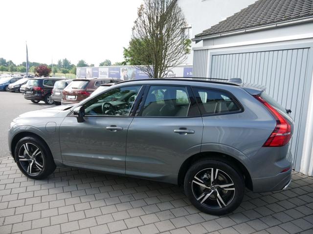 Volvo XC60 Recharge Plug-in Hybrid T6 AWD GEARTRONIC R DESIGN * STANDHEIZUNG PANORAMA LED NAVI 19 ZOLL 