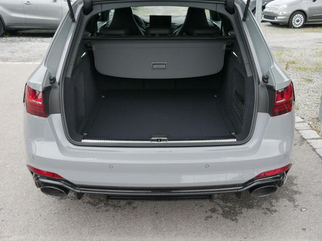 Audi RS4 Avant 2.9 TFSI QUATTRO * TIPTRONIC RS-DYNAMIKPAKET ASSISTENZPAKET TOUR-& STADT 20 ZOLL LEDER 450PS PANORAMA HEAD-UP-DISPLAY 