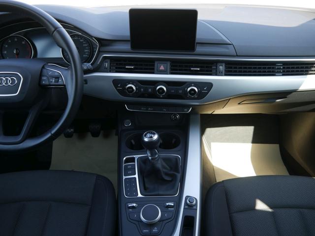 Audi A4 Avant Basis 1.4 TFSI * NAVI XENON KOMFORTSCHLÜSSEL PDC SITZHEIZUNG TEMPOMAT 