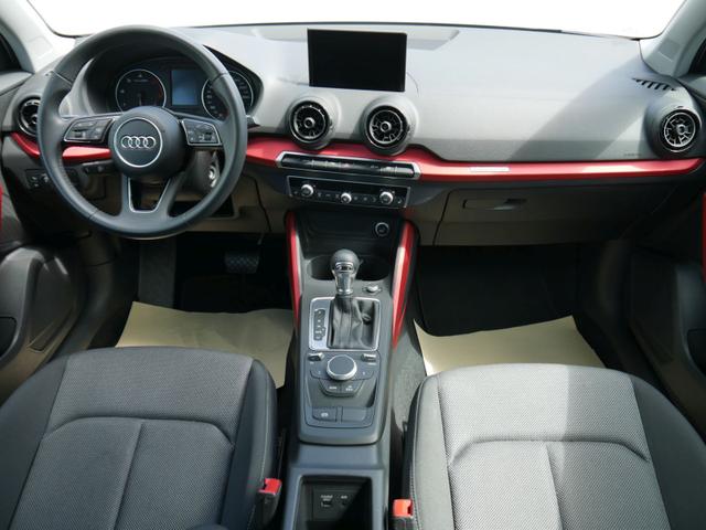 Audi Q2 sport 2.0 TDI DPF * QUATTRO S-TRONIC LED-SCHEINWERFER NAVI PDC SHZG 
