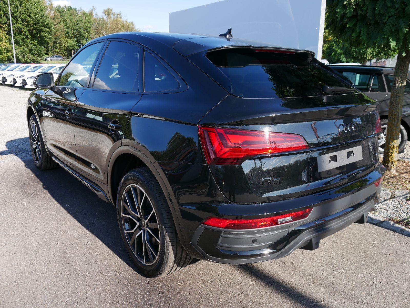 Audi Q5 2023 schwarze Innenausstattung