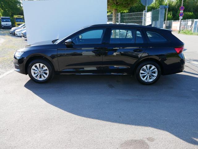 Skoda Octavia Combi Selection 2.0 TDI DSG *AHK*NAVI*ACC*LED*PDC*SHZ*DAB*LIGHT ASSIST* 