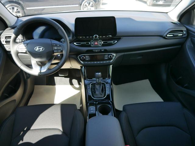 Hyundai i30 GO 1.0 T-GDi DCT*NAVI*PDC*KAMERA*LED*ACC*SHZ*TEMPOMAT*KLIMAAUTOMATIK 