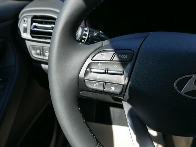 Hyundai i30 GO 1.0 T-GDi DCT*NAVI*PDC*KAMERA*LED*ACC*SHZ*TEMPOMAT*KLIMAAUTOMATIK 