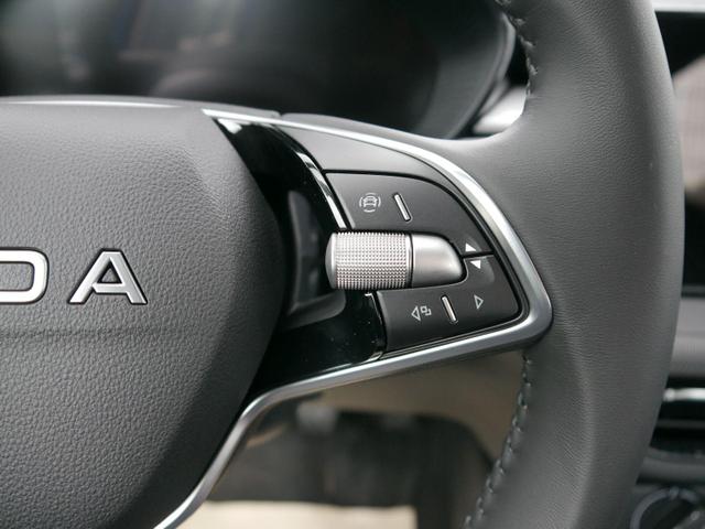 Skoda Fabia 130 Jahre 1,0 MPI*LED*PDC HI.*RFK*APP-CONNECT*SHZ*KESSY*KLIMA*DAB* 