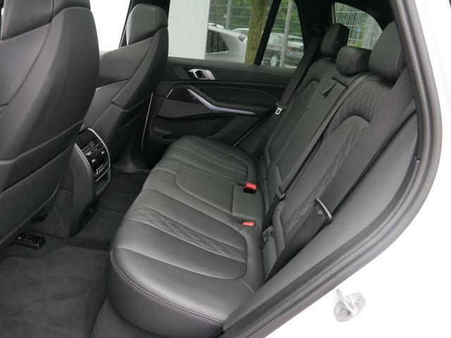 BMW X5 M-Sport M50i M-SPORT*PANO*LASER*HEAD-UP*STANDHEIZUNG*KAMERA*ACC*HARMAN/KARDON*AHK* 22ZOLL 