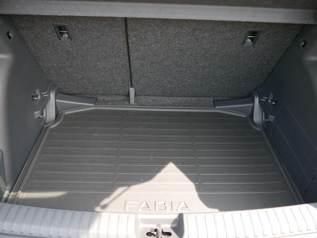 Skoda Fabia 130 Jahre 1,0 MPI*LED*PDC HI.*RFK*APP-CONNECT*SHZ*KESSY*KLIMA*DAB* 