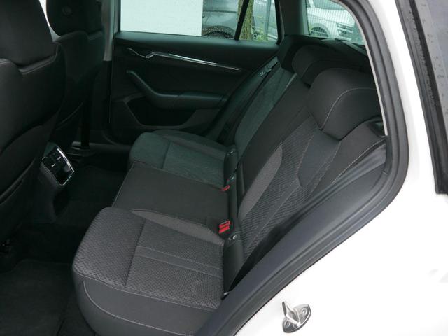 Skoda Octavia Combi Style 2.0 TDI DPF DSG *ACC*LED*NAVI COLUMBUS*KAMERA*PDC*SHZ* 