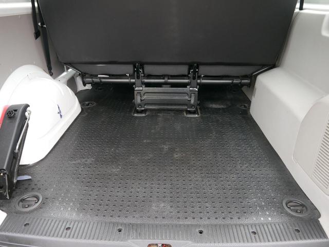 Volkswagen T6 Kombi 2.0 TDI*NAVI*9-SITZER*PDC-HINTEN*RADIO*SCHIEBETÜR-RECHTS 