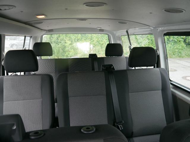 Volkswagen T6 Kombi 2.0 TDI*NAVI*9-SITZER*PDC-HINTEN*RADIO*SCHIEBETÜR-RECHTS 