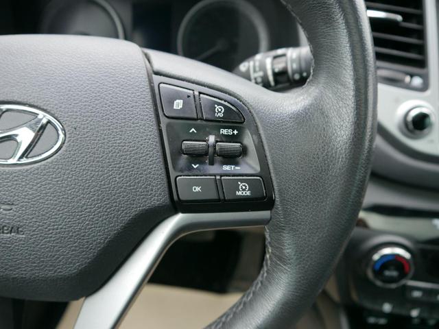 Hyundai TUCSON 2.0 CRDI DPF PREMIUM 4WD * AUTOMATIC SOFORT LEDER PANORAMA-SD PARK-ASSISTENT 