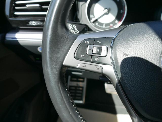 Volkswagen Touareg TOUA 4.0 TDI R-LINE* ALLRAD*ACC*LED*NAVI*PDC*KAMERA*LUFTFEDRUNG 