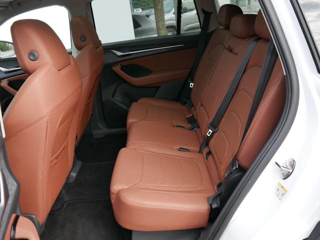 Skoda Kodiaq Selection 1.5 TSI mHEV DSG*NAVI*PDC*KAMERA*LED*SHZ*PONORAMA*19-ZOLL 