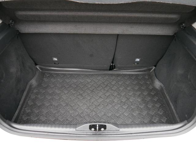 Citroën C3 C-Series 1.2 Pure Tech 83 C-SERIES* ECO-LED*SMARTLINK * PARKTRONIC SHZ* 16 ZOLL DACH SCHWARZ 
