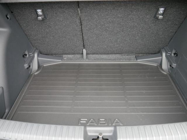 Skoda Fabia 130 Jahre Selection Plus 1,0 TSI DSG*SMARTLINK*PDC*KAMERA*LED*SHZ* 15 ZOLL 
