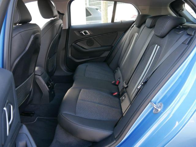 BMW 1er Sport Line 118i LINE*NAVI*PDC*SHZ*KLIMA*LED*AMBIENTE-BELEUCHTUNG 17 ZOLL 
