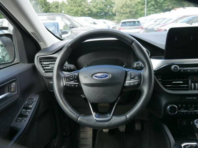 Ford Kuga Titanium 1.5 EcoBoost Titanium*NAVI*LED*PDC*SHZ*AHK -SCHWENKBAR*17 ZOLL 