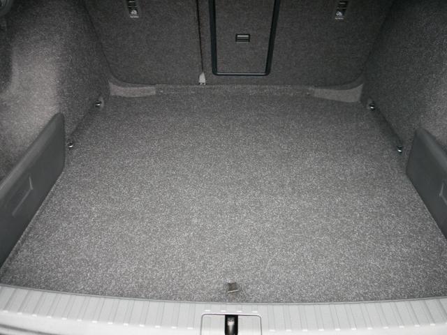 Skoda Octavia Combi Selection 2.0 TDI DSG *LED*PDC*KLIMA*AHK-SCHWENKBAR*SMARTLINK*SHZ* 16-ZOLL 