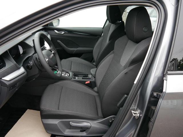 Skoda Octavia Combi Selection 2.0 TDI DSG *LED*PDC*KLIMA*AHK-SCHWENKBAR*SMARTLINK*SHZ* 16-ZOLL 