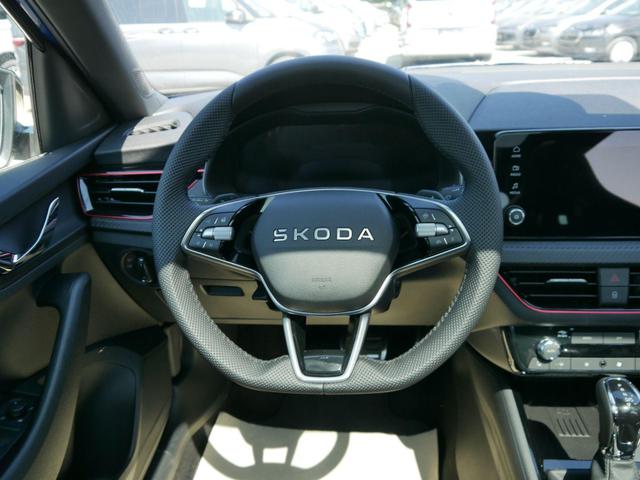 Skoda Kamiq Monte Carlo 1.5 TSI DSG Carlo*LED*PDC-KAMERA*SHZ*PONORAMA*SMERTLINK*17 ZOLL 