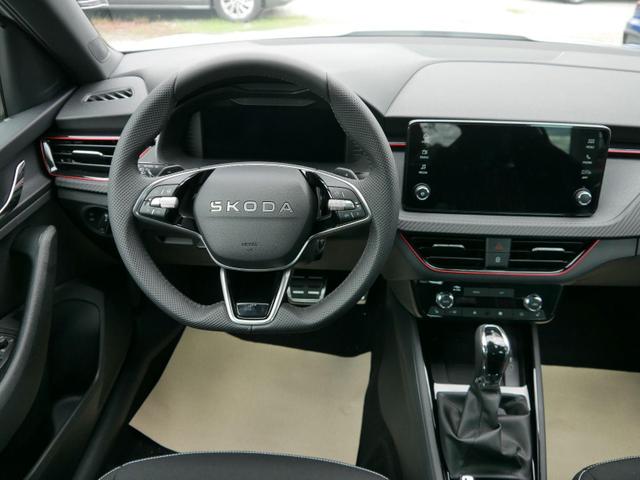 Skoda Kamiq Monte Carlo 1.5 TSI DSG Carlo*LED*PDC-KAMERA*SHZ*PONORAMA*SMERTLINK*17 ZOLL 