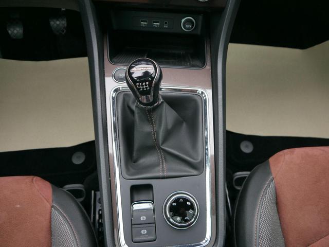 Seat Ateca 4DRIVE XCELLENCE 1.4 ECO TSI XCELLENCE*NAVI*ACC*PDC*KAMERA*LED*SHZ*AHK*PANORAMA-DACH*19-ZOLL 