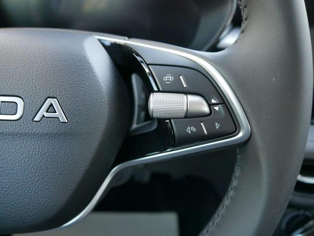 Skoda Fabia Selection 1.0 TSI *NAVI-ÜBER-SMARTLINK*LED*PDC-HI*SHZ*KLIMA*BLUETOOTH 