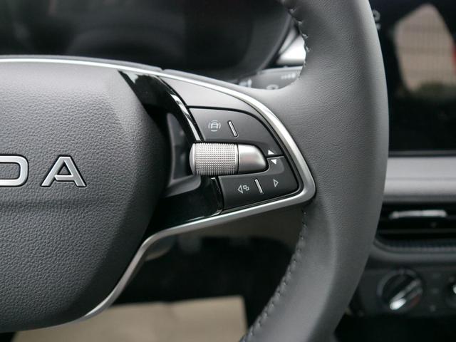 Skoda Fabia Selection 1.0 TSI *NAVI-ÜBER-SMARTLINK*LED*PDC-HI*SHZ*KLIMA*BLUETOOTH 