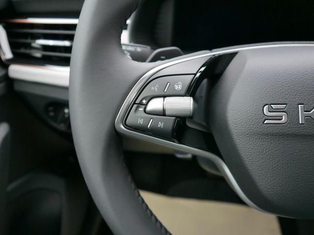Skoda Kamiq 130 Jahre Premium 1,5 TSI DSG*KAMERA*PDC*SMARTLINK*AHK-SCHWENKBAR*LED*SHZ* 