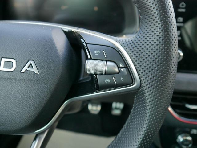 Skoda Kamiq Selection 1,5 TSI SELECTION*NAVI-ÜBER-SMARTLINK*PDC*KAMERA*LED*SHZ*TEMPOMAT 